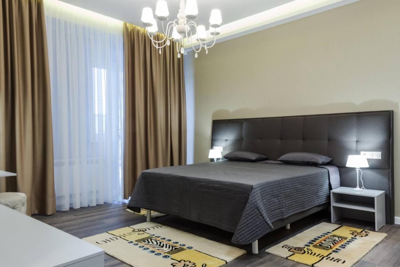 City Park Hotel تشيسيناو المظهر الخارجي الصورة